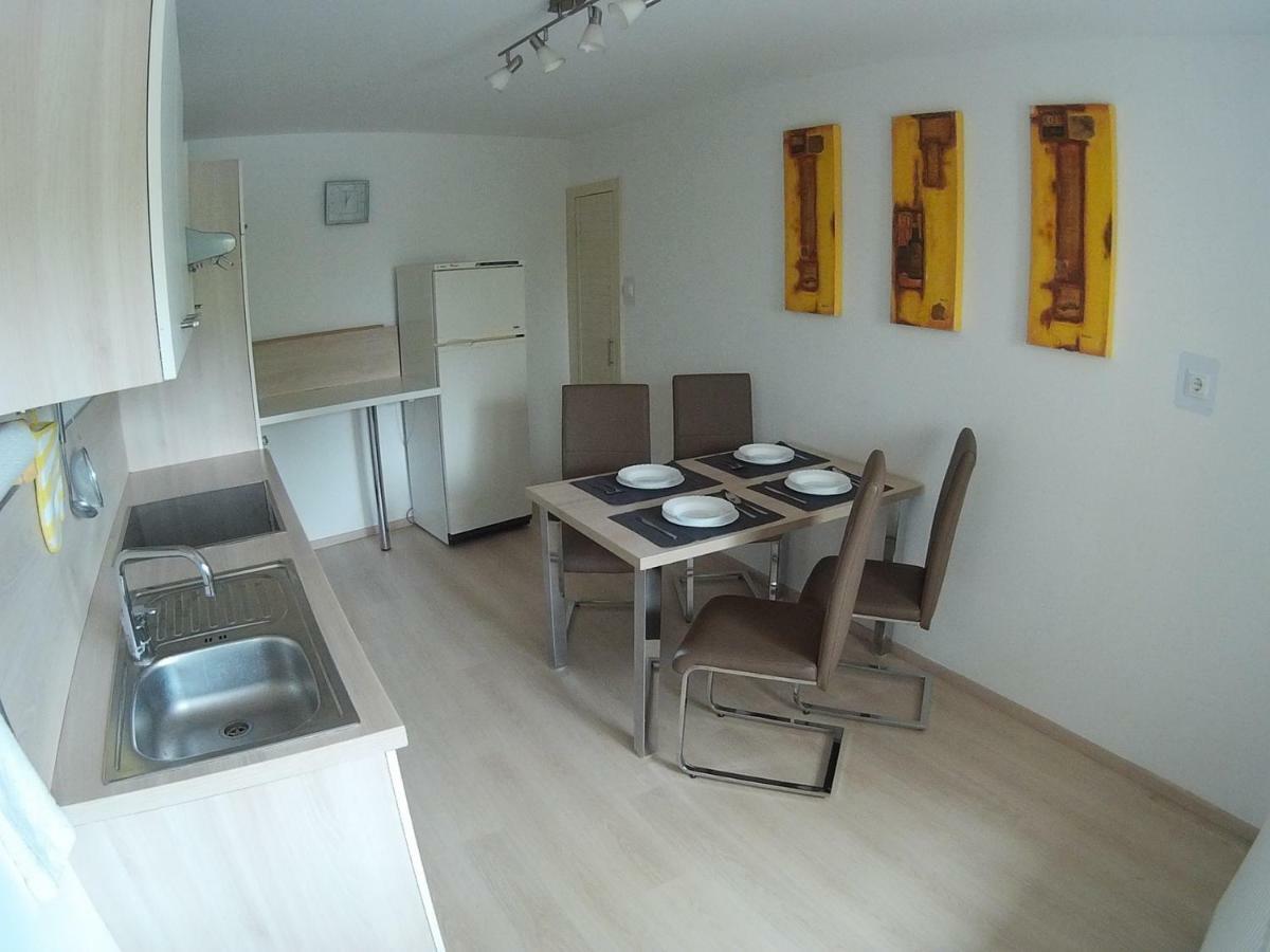 Ferienhaus The Place *